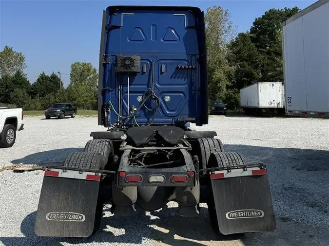 2020 FREIGHTLINER CA126