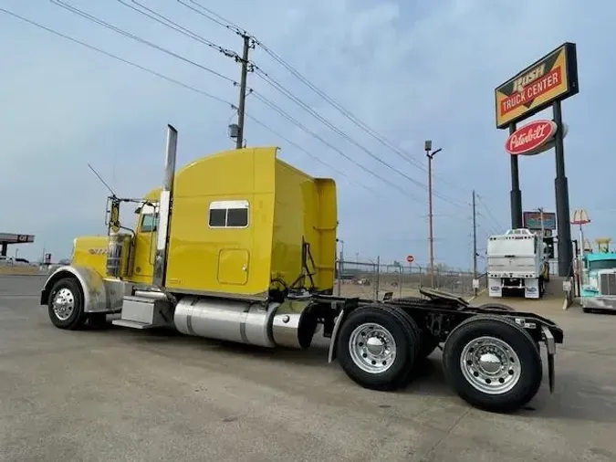 2021 Peterbilt 389