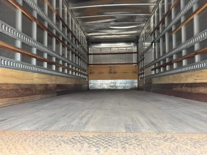 2019 FREIGHTLINER/MERCEDES M2 106