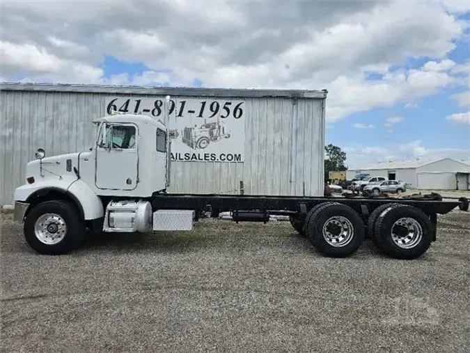 2004 PETERBILT 330