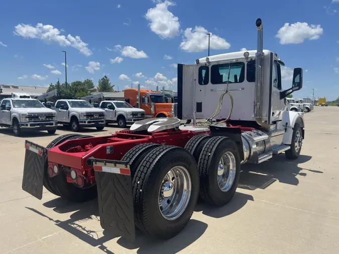 2022 Peterbilt 567