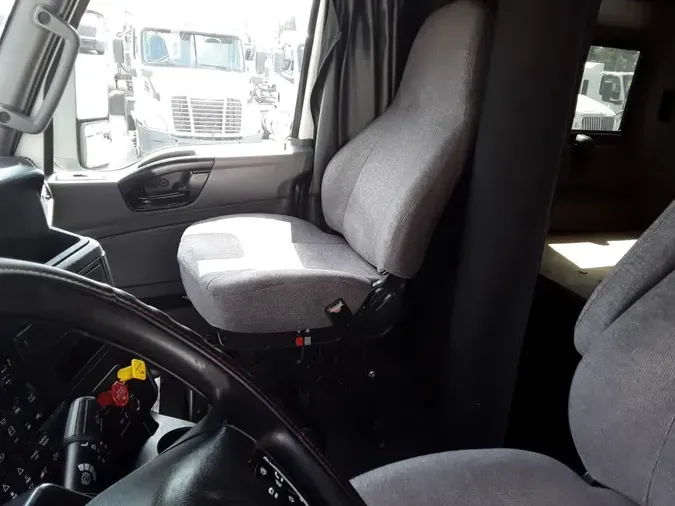 2020 NAVISTAR INTERNATIONAL LT625 SLPR CAB