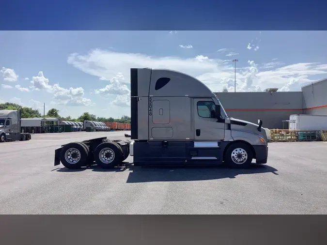 2022 Freightliner Cascadia 126