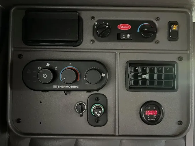 2020 Peterbilt 389