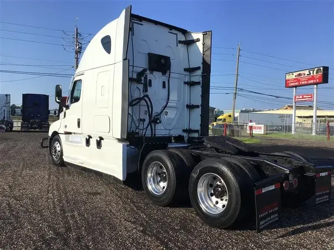 2021 FREIGHTLINER CA126