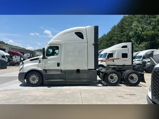 2022 Freightliner Cascadia 126