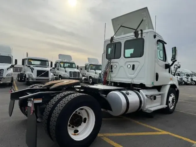 2019 FREIGHTLINER/MERCEDES CASCADIA 113