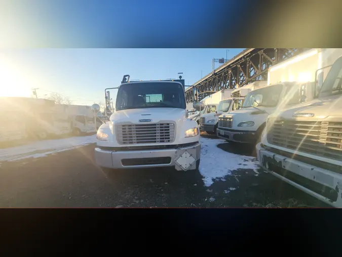 2016 FREIGHTLINER/MERCEDES M2 106