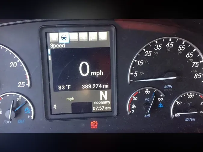 2023 Freightliner Cascadia 126dd1a1db7a6aa111165de3c9da9a40d05