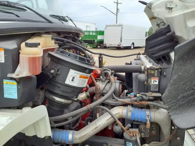 2018 FREIGHTLINER M2 106