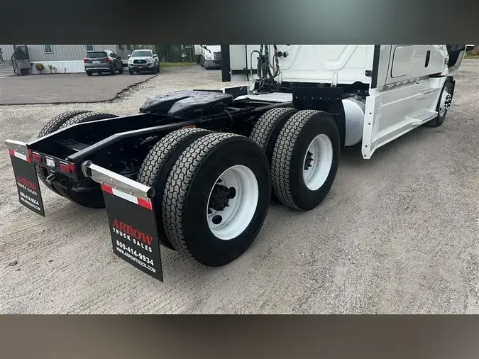 2022 FREIGHTLINER CA126