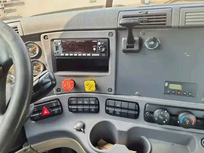 2016 FREIGHTLINER CASCADIA 125