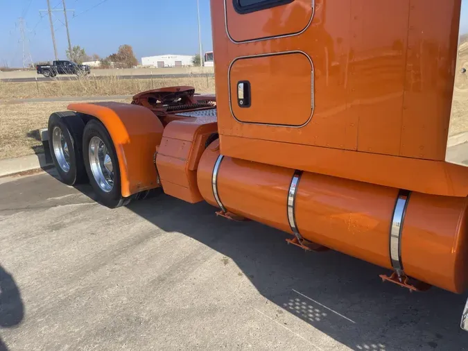 2022 Kenworth W900L