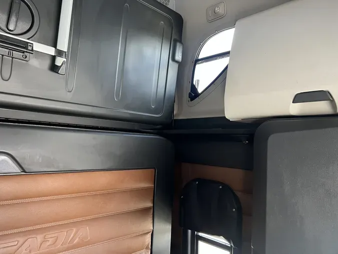 2019 Freightliner Cascadia 126