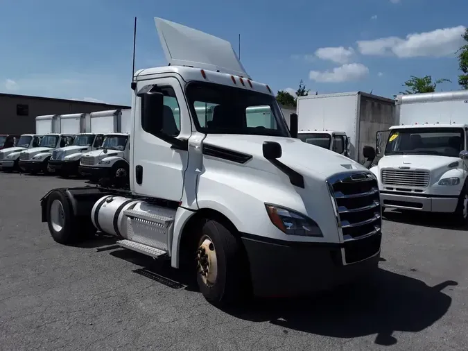 2020 FREIGHTLINER/MERCEDES NEW CASCADIA 126dd2c2015f0da68b0a8dad94a040cf46c