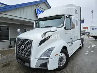 2020 VOLVO VNL64T760