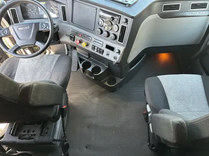 2020 Freightliner Cascadia