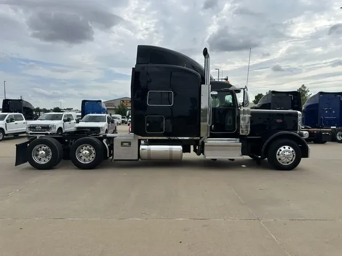 2022 Peterbilt 389dd3124f7a3585f518948717e4b9d1d17