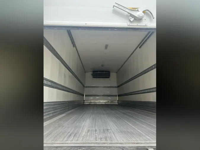 2018 FREIGHTLINER/MERCEDES M2 106