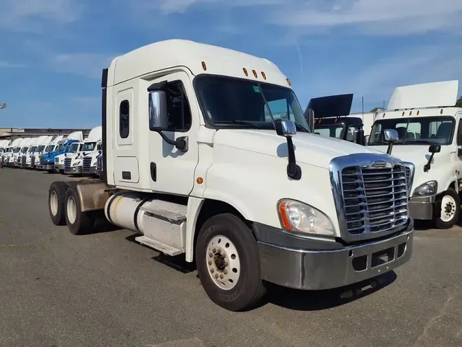 2019 FREIGHTLINER CASCADIA 125