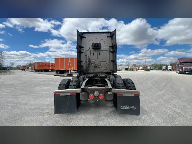2022 Freightliner Cascadia 126