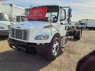 2017 FREIGHTLINER/MERCEDES M2 106