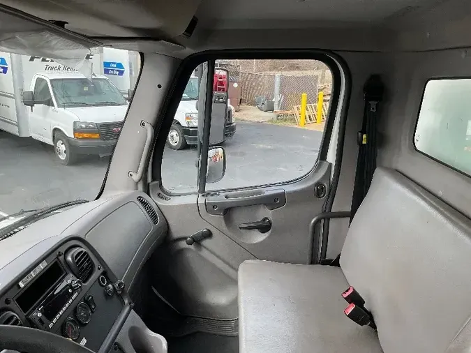 2017 Freightliner M2