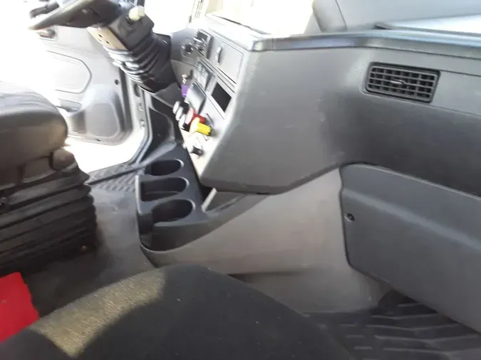 2020 NAVISTAR INTERNATIONAL LT625 DAYCAB T/A