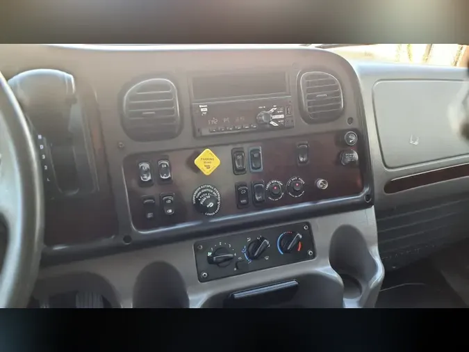 2021 FREIGHTLINER/MERCEDES M2 106