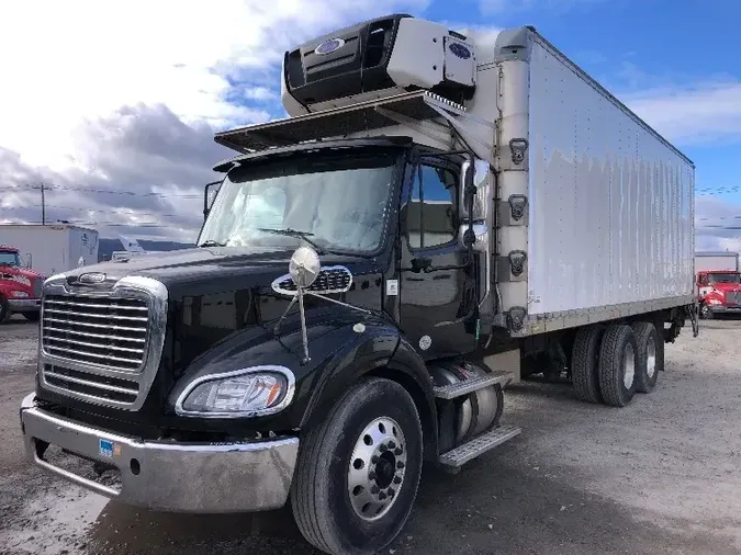 2017 Freightliner M211264S