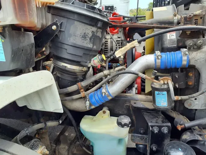 2018 FREIGHTLINER M2 106