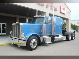 2023 Peterbilt 389