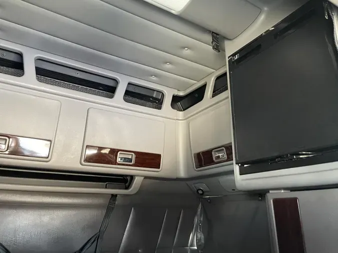 2024 Peterbilt 389dd526f4ab9e31b271bfd68176790dd11