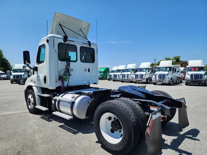 2018 FREIGHTLINER/MERCEDES CASCADIA 113