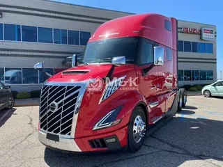 2025 VOLVO VNL64T860