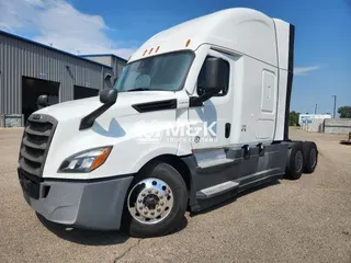 2021 FREIGHTLINER Cascadia 126