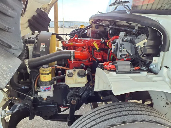 2019 FREIGHTLINER/MERCEDES M2 106