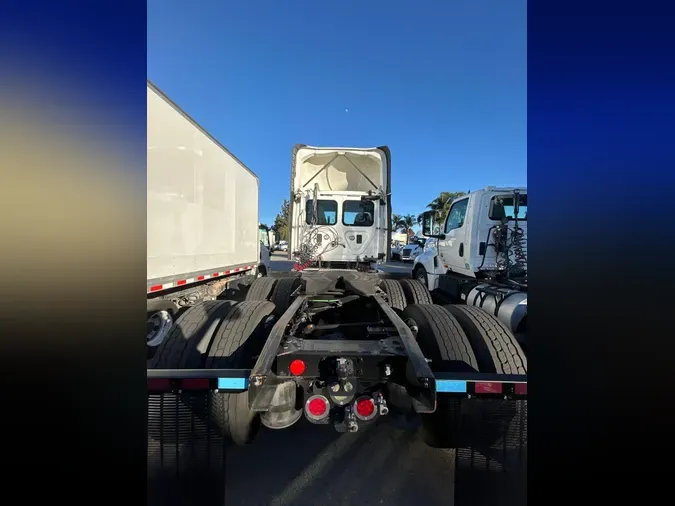 2017 FREIGHTLINER/MERCEDES CASCADIA 113dd5c5ec42173b1075545935a787322de