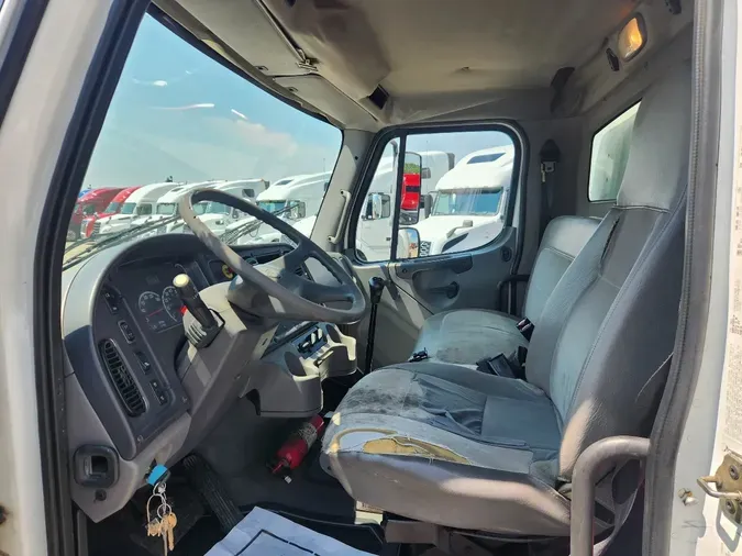 2006 FREIGHTLINER M2