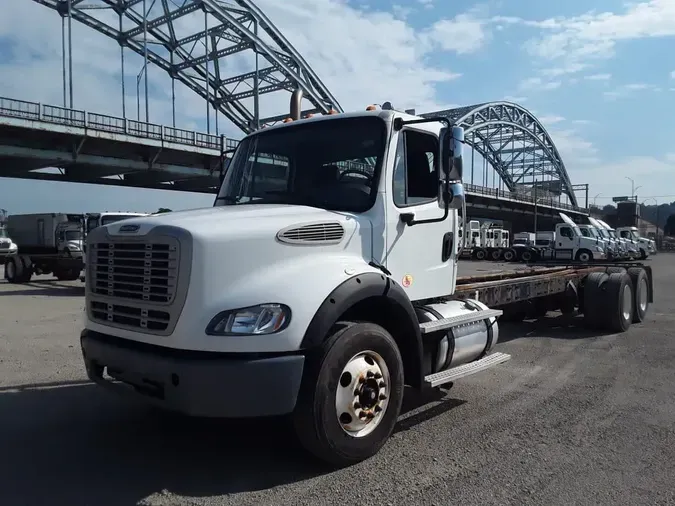 2016 FREIGHTLINER M2 112dd5e1d72b8220b4b23596ac0e653285f