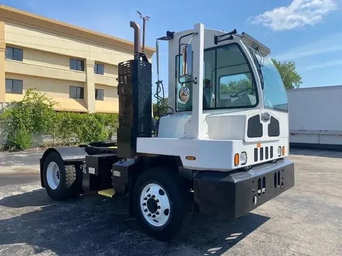 2022 AutoCar ACTT42