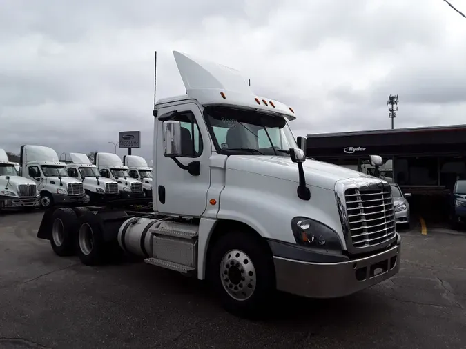 2019 FREIGHTLINER/MERCEDES CASCADIA 125