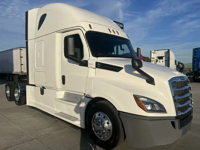 2019 Freightliner Cascadia 126