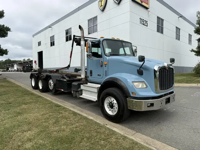 2020 International HX620