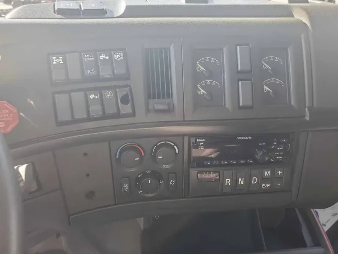 2020 VOLVO VNL64T740dd63edb5a13eaf0528902fa6305abe7b