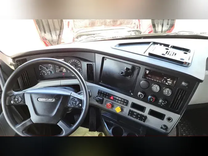 2021 FREIGHTLINER CA126