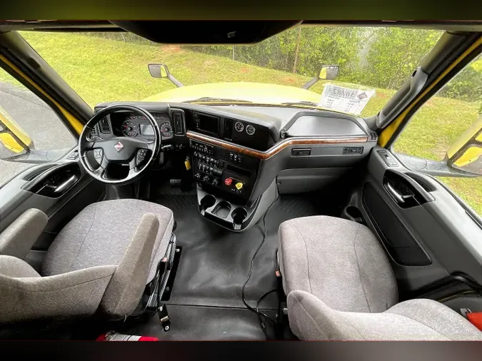 2022 INT LT625 6x4