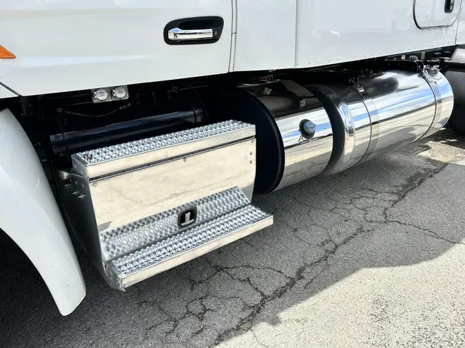 2022 Peterbilt 579dd66e1e5bf8b1c899ef76f75740b740d