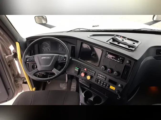 2023 Freightliner Cascadia 126