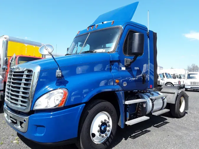 2017 FREIGHTLINER/MERCEDES CASCADIA 125dd6a17dd34d848d087b40ff6a6f6217e